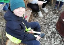 schnitzen am Lagerfeuer - 