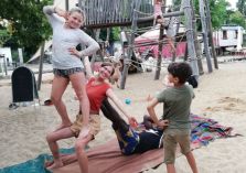 Akrobatik mit Clinton - 